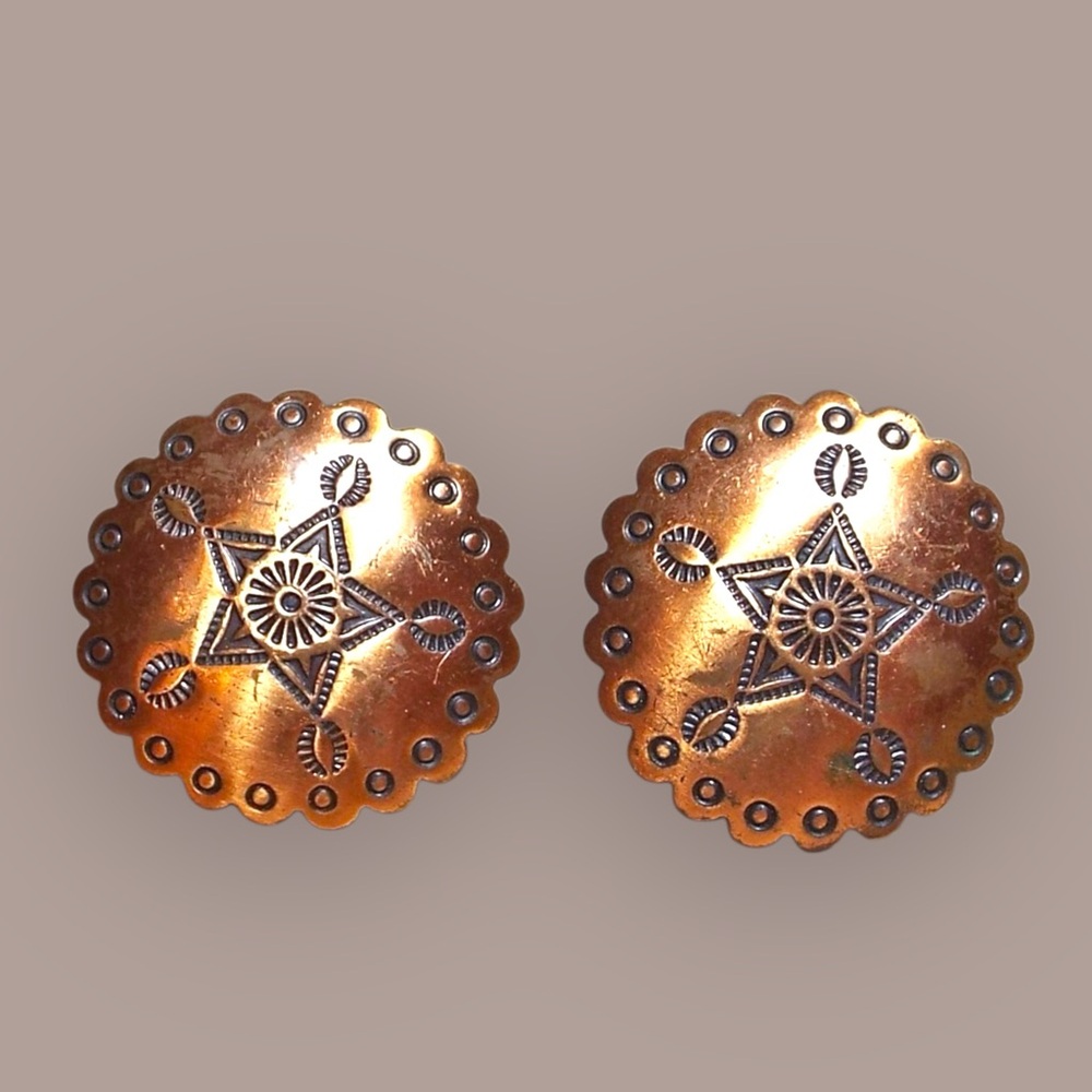 Vintage Copper Southwestern Concho screwback Earrings - Picture 2 of 6